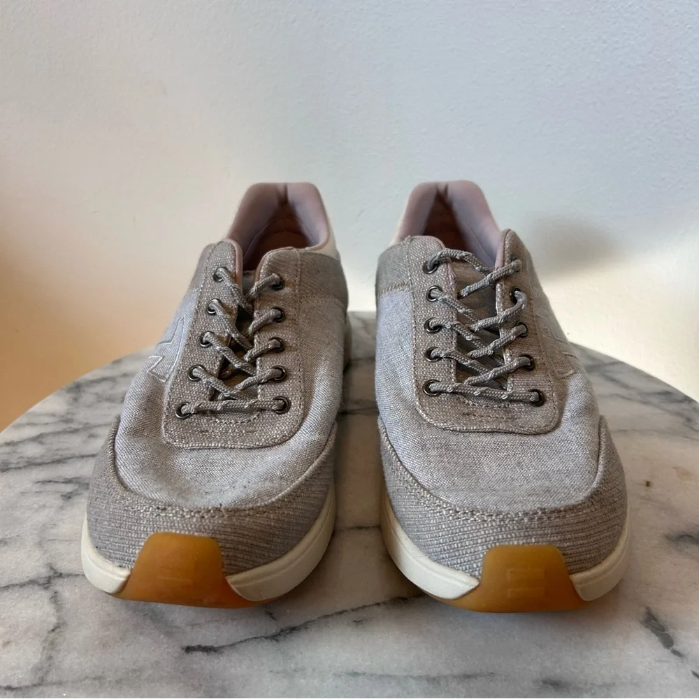 Toms Women's Gray and Tan Sneakers